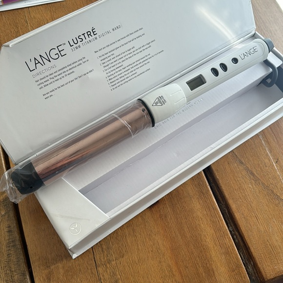 L’ange Lustre 32mm Titanium Digital Curling Wand - Picture 3 of 3